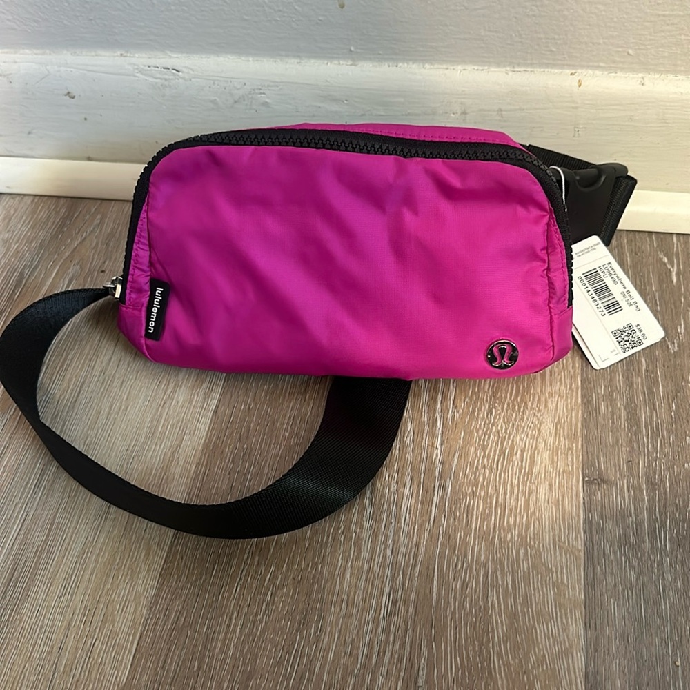Lululemon Belt Bag - NWT